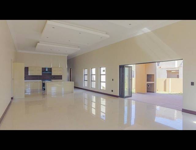 3 BEDROOM HOUSE FOR SALE IN COPPERLEAF ESTATE